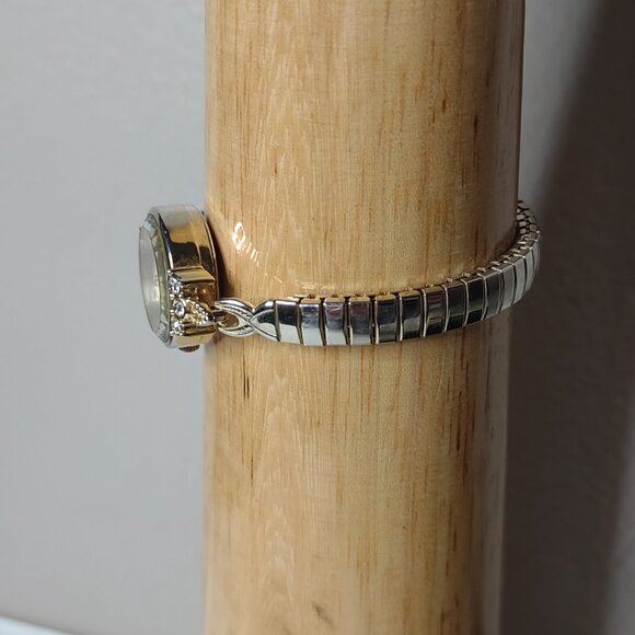 Pretty 6 Inch Gold Tone Stretch Watch With Clear Stones - Picture 3 of 13